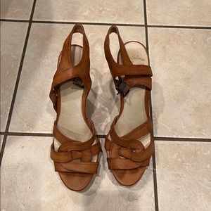 Sam Edelman brown wedges